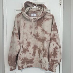 Oversized, tie-dyed sweatahirt hoodie from Aritzia!